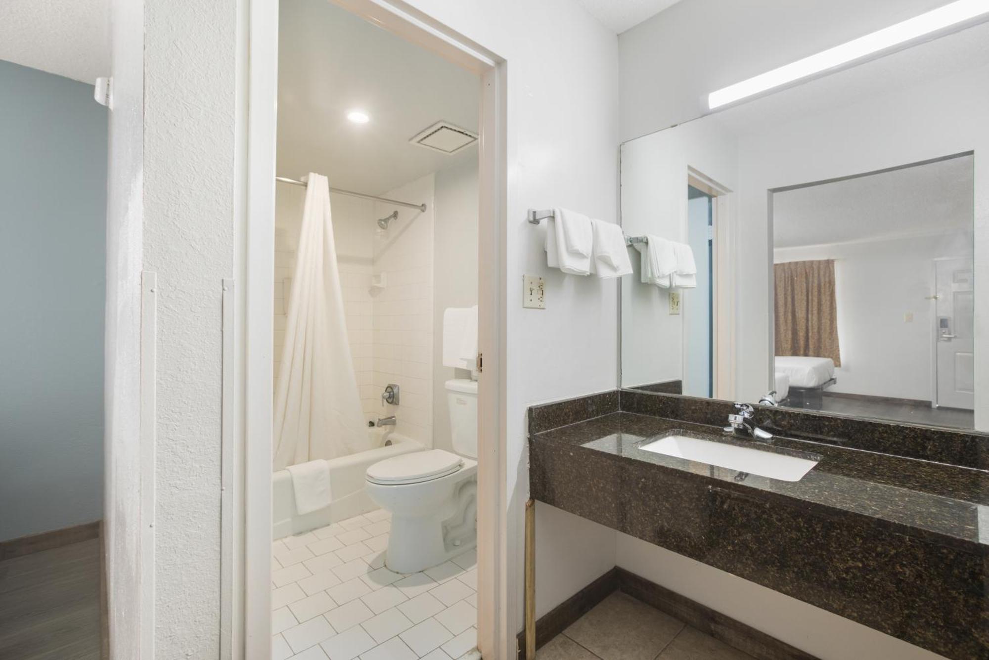 Americas Best Value Inn ستوكبريدج الغرفة الصورة