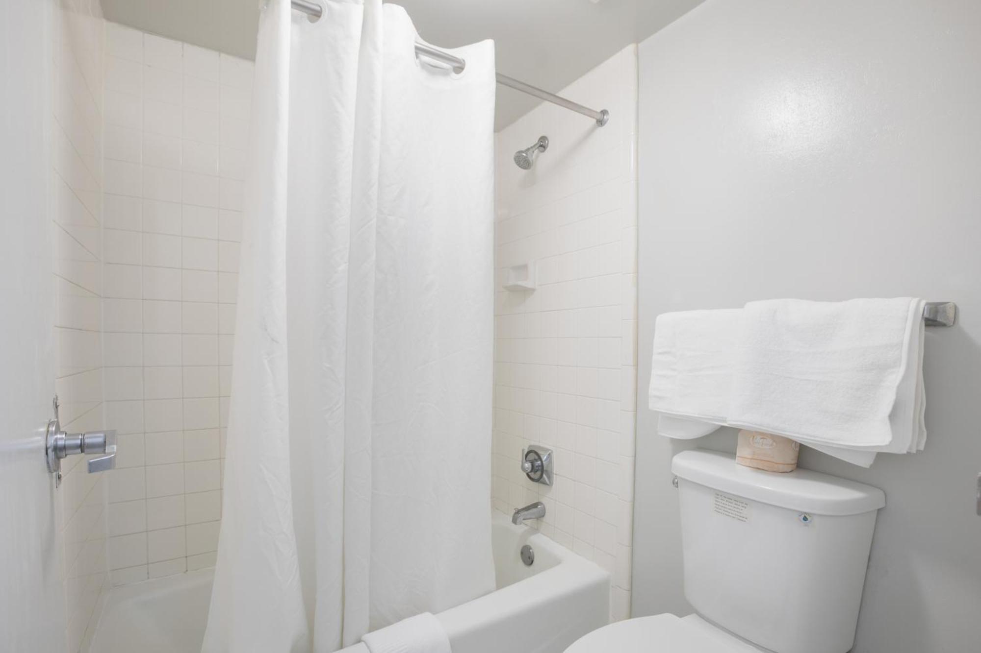 Americas Best Value Inn ستوكبريدج الغرفة الصورة